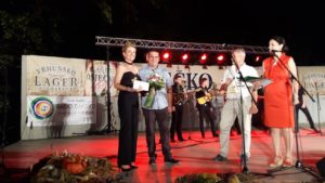 djakovcanke primaju nagradu