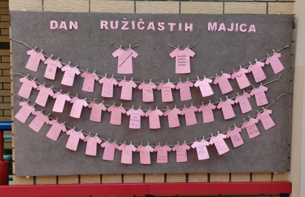 dan ruzicastih majica gimnazija